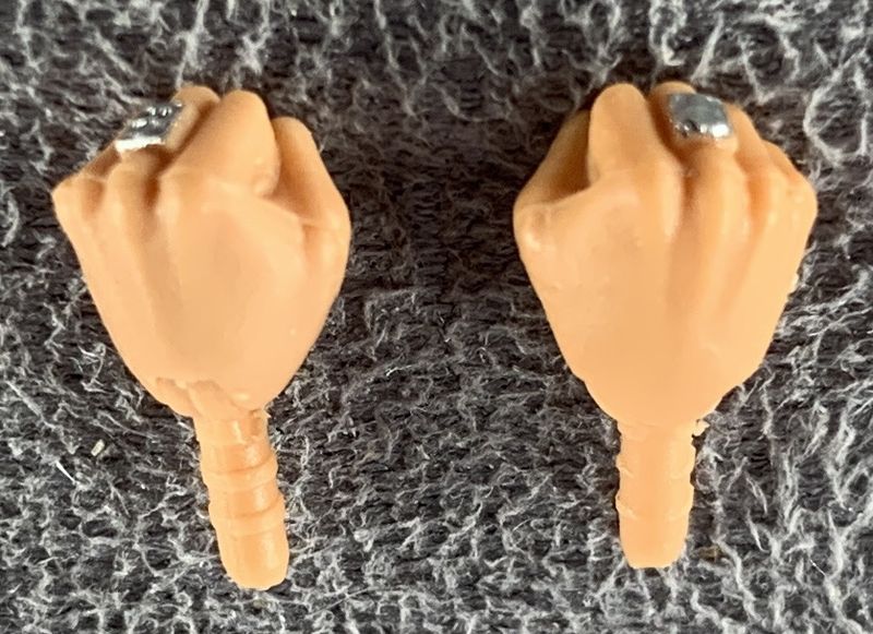 File:21-bossfightstudio-julie-walker(v2)-hands.jpg