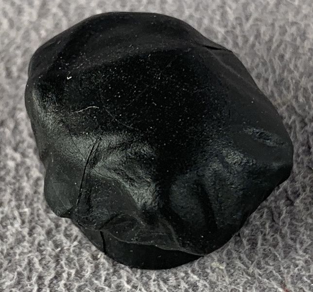 File:01-chef-hat-black.jpg