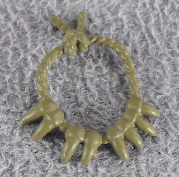 File:18-naga-necklace-wilderness-brown-character-kit.JPG