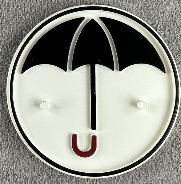File:30-bossfightstudio-umbrella-academy-vanya-stand 00.jpeg