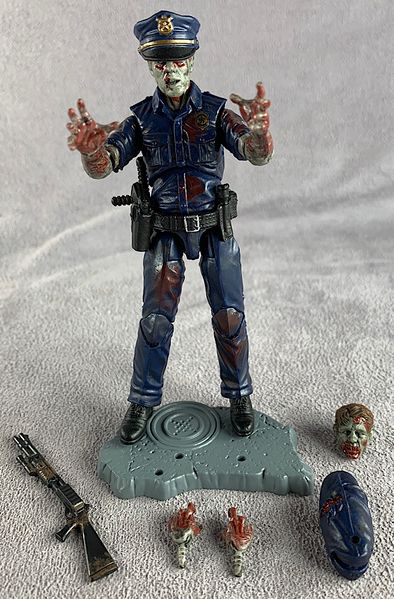 File:Vitruvian-hacks-series-z-wave-02-officer-zed (21).jpg